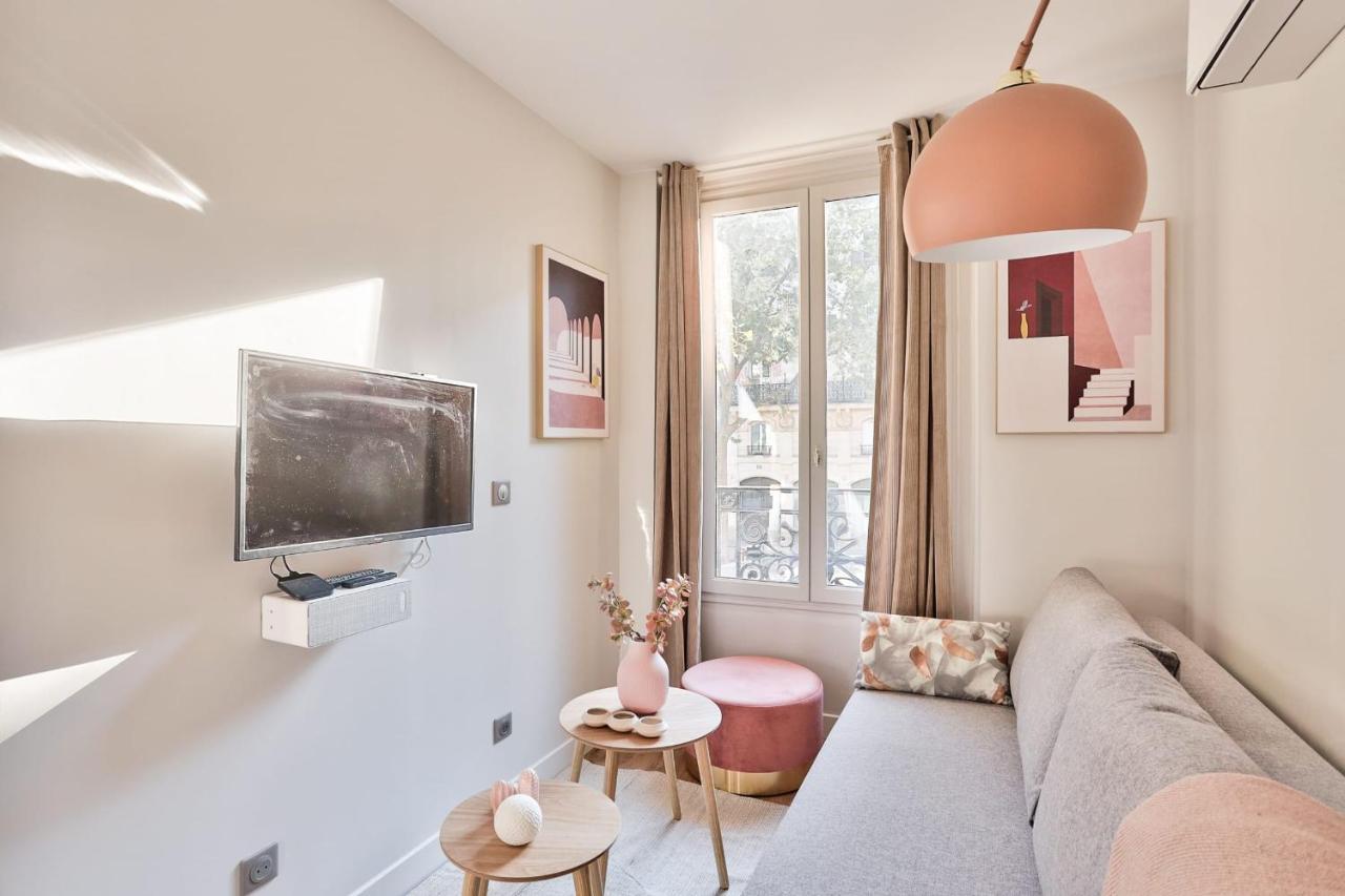 Апартаменты Cozy And Practical Apt In 10Th Arr - Париж Экстерьер фото