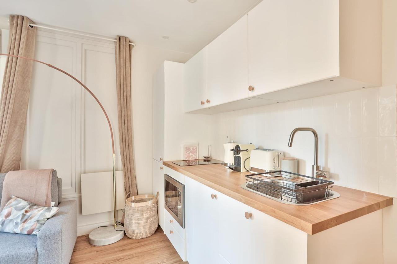 Апартаменты Cozy And Practical Apt In 10Th Arr - Париж Экстерьер фото