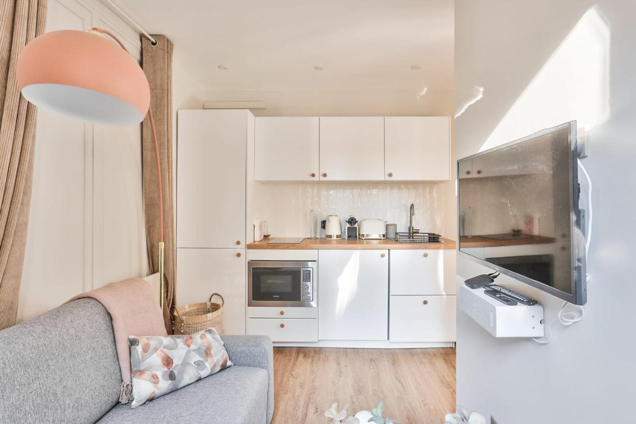 Апартаменты Cozy And Practical Apt In 10Th Arr - Париж Экстерьер фото